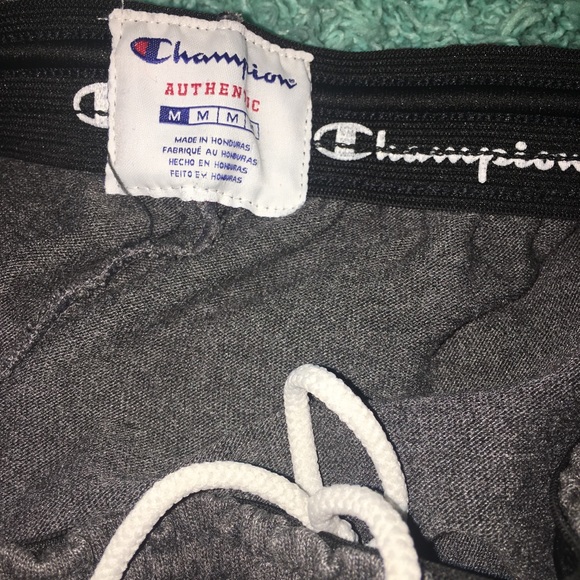 SOLD Men’s Champion Authentic Athletic Shorts M - Picture 4 of 4